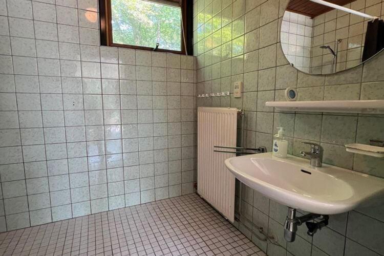 Lovely Holiday Home In Limburg Amid Lush Forest Stramproy Extérieur photo