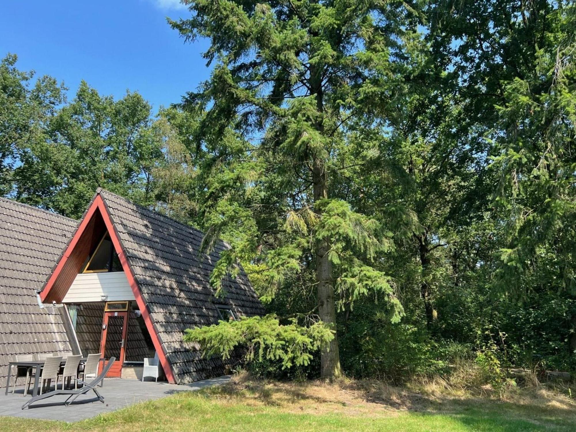Lovely Holiday Home In Limburg Amid Lush Forest Stramproy Extérieur photo